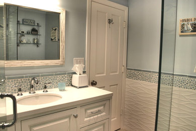 Beach style bathroom photo in Orange County
