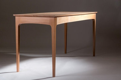 'Note' writing desk