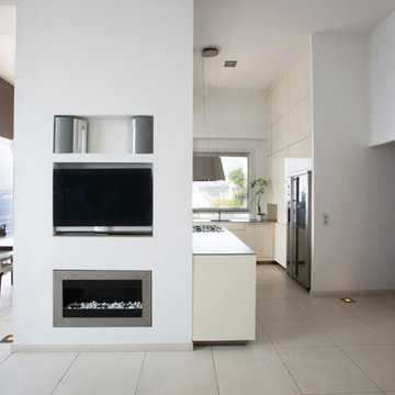 WATERFRONT APARTMENT