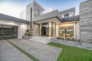 Trendy exterior home photo in Los Angeles