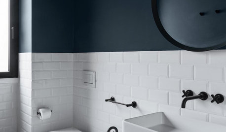 4 Bagni Sperimentali Mescolano Piastrelle e Pittura