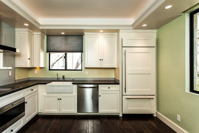 Kitchen photo in Santa Barbara