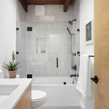 Modern Calm Bath