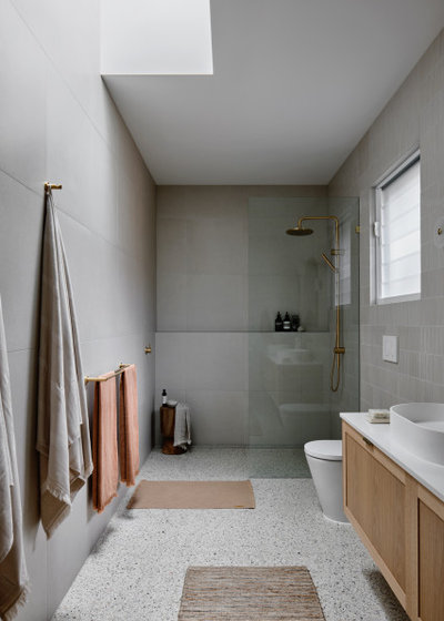 ビーチスタイル 浴室 by Stuart Osman