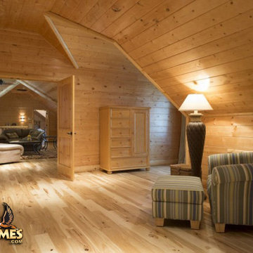 Large loft in a Golden Eagle log Home Lakehouse 4166AL