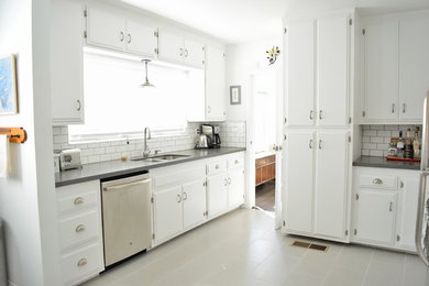 Kitchen - kitchen idea in Los Angeles