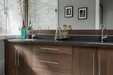 Example of a minimalist bathroom design in San Francisco