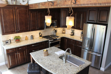 Kitchen - rustic kitchen idea in Richmond
