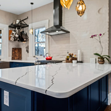 LATE 1800s VICTORIAN MAIN FLOOR REMODEL