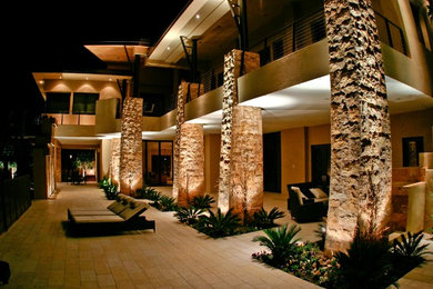 Photo of a traditional landscaping in Las Vegas.