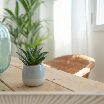 Estudio mediterráneo con terraza al mar