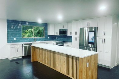 Example of a kitchen design in Seattle