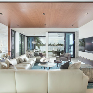 Contemporary Waterfront Elegance