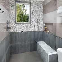 Upstairs Bathroom & Steam room