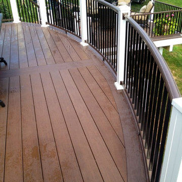 Curved multi-level deck