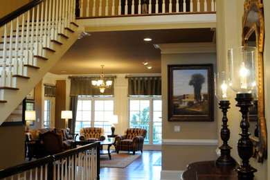 Example of a classic entryway design in Atlanta