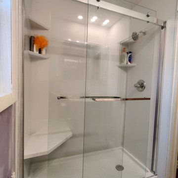 Shower with Sliding door