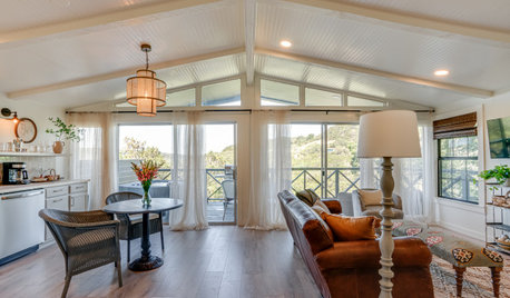 Houzz Tour: 700-Square-Foot Getaway in Texas Hill Country