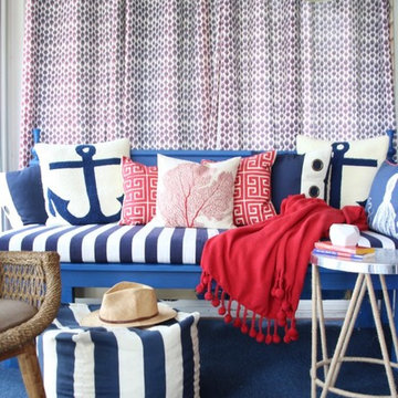 Sunbrella striped cushion rounds out lakehouse daybed