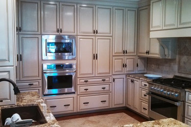 Elegant kitchen photo in New Orleans