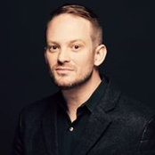 Ryan Hansen's photo