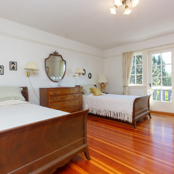 250 King George Terrace - $2,495,000 – MLS 862168