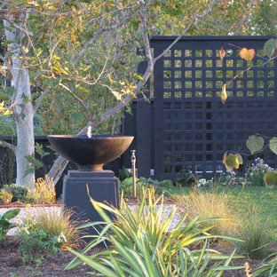 Stilmix Garten mit Wasserspiel in San Diego