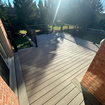Coastline with Wide trim and pvc lattice