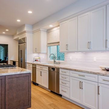 Ruhland Avenue Kitchen / Manhattan Beach, CA