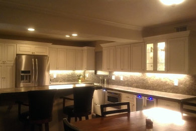 Inspiration for a timeless kitchen remodel in Huntington