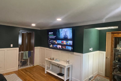 Family room - family room idea in Chicago