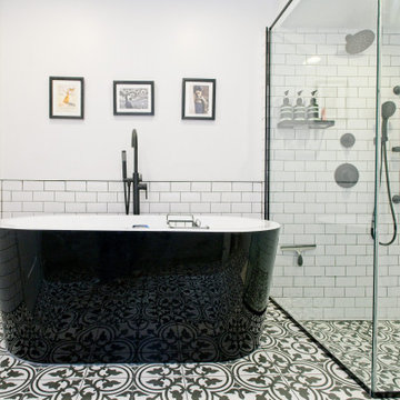 Matching Black Freestanding Bathtub