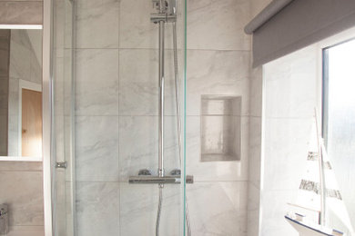 This is an example of a modern bathroom in Cheshire.