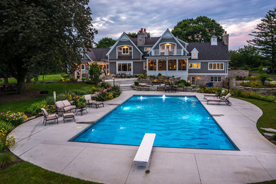 Design ideas for a traditional landscaping in Chicago.