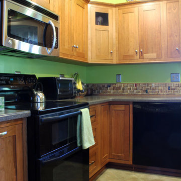 Medium Cherry Transitional Kitchen with Stove-top Peninsula