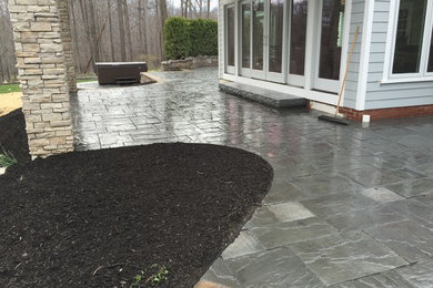 Design ideas for a modern landscaping in Cleveland.
