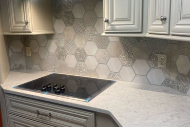 Example of a transitional kitchen design in Jacksonville
