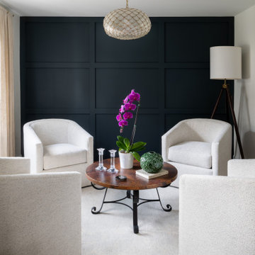 Modern Elegance: Cozy Sitting Room with Bold Accents