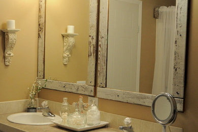 This is an example of an eclectic bathroom in New Orleans.