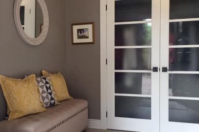 Entryway - transitional entryway idea in Montreal