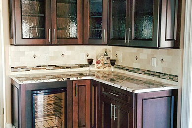 Kitchen - contemporary kitchen idea in New York