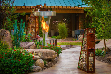 Photo of a contemporary front yard landscaping in Phoenix.