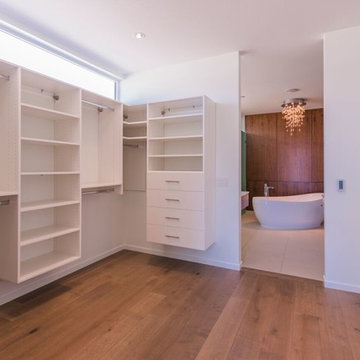 Visao Court Kamloops, BC - Modern Tuscan Interpretation