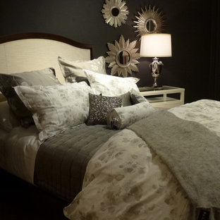 Bedroom - transitional bedroom idea in New York