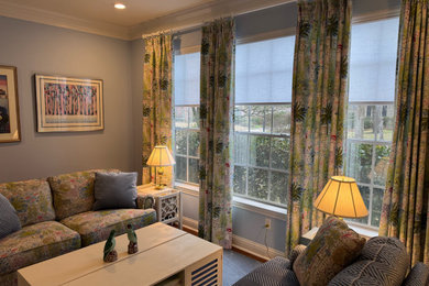 Transitional home design photo in Houston