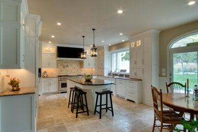 Elegant kitchen photo in New York