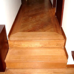 Apto Mac&iacute;as - Hardwood Flooring
