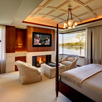 Lakeside Home Integrated with Luxury Technology