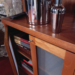transFORM - Shaker-style Doors - Display And Wall Shelves 