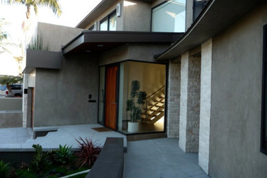 Inspiration for a contemporary exterior home remodel in Orange County